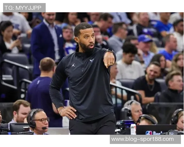 黄蜂首节三分球火力全开轰39分领先爵士14分展现强大实力 黄蜂首节三分球火力全开轰39分领先爵士14分展现强大实力